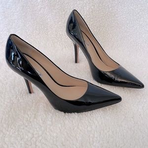 Charles David Sway Black Patent Pumps - size 7